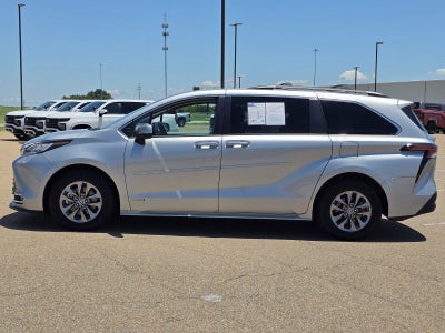 2021 Toyota Sienna XLE