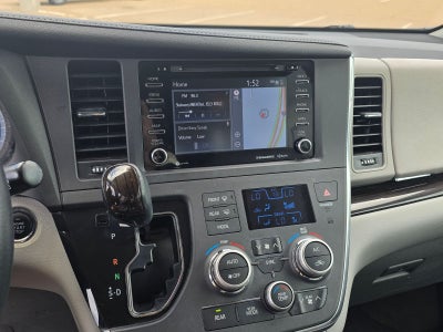 2018 Toyota Sienna XLE 8 Passenger