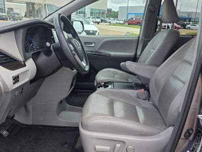 2018 Toyota Sienna XLE 8 Passenger