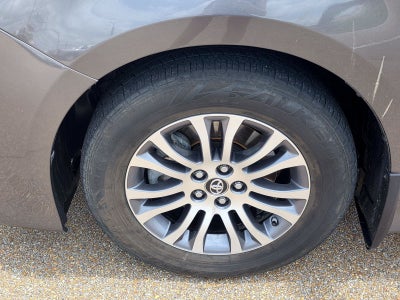 2018 Toyota Sienna XLE 8 Passenger
