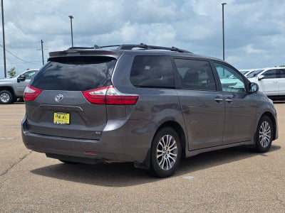 2018 Toyota Sienna XLE 8 Passenger