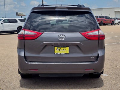 2018 Toyota Sienna XLE 8 Passenger