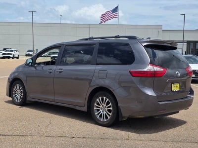 2018 Toyota Sienna XLE 8 Passenger