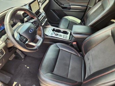 2024 Ford Explorer ST-Line