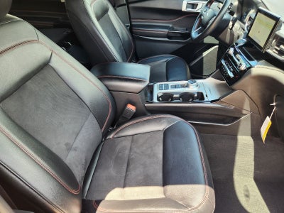 2024 Ford Explorer ST-Line