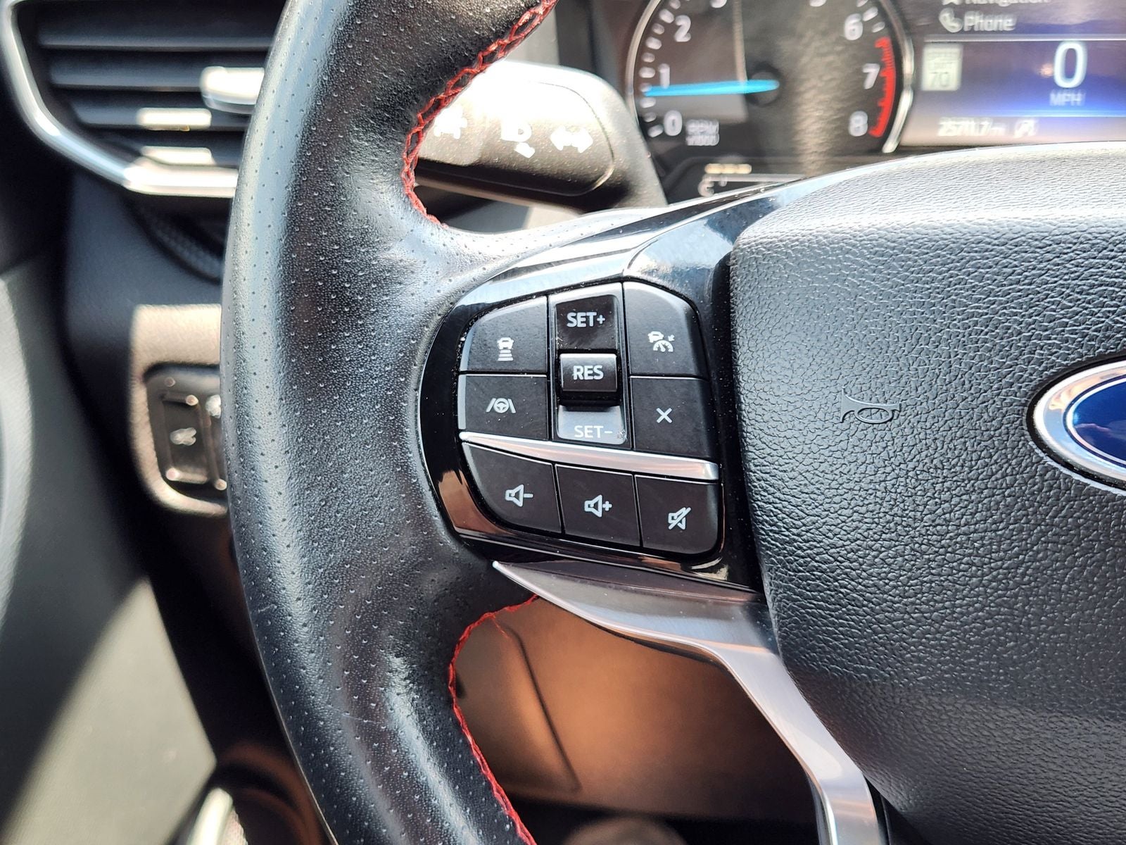 2024 Ford Explorer ST-Line