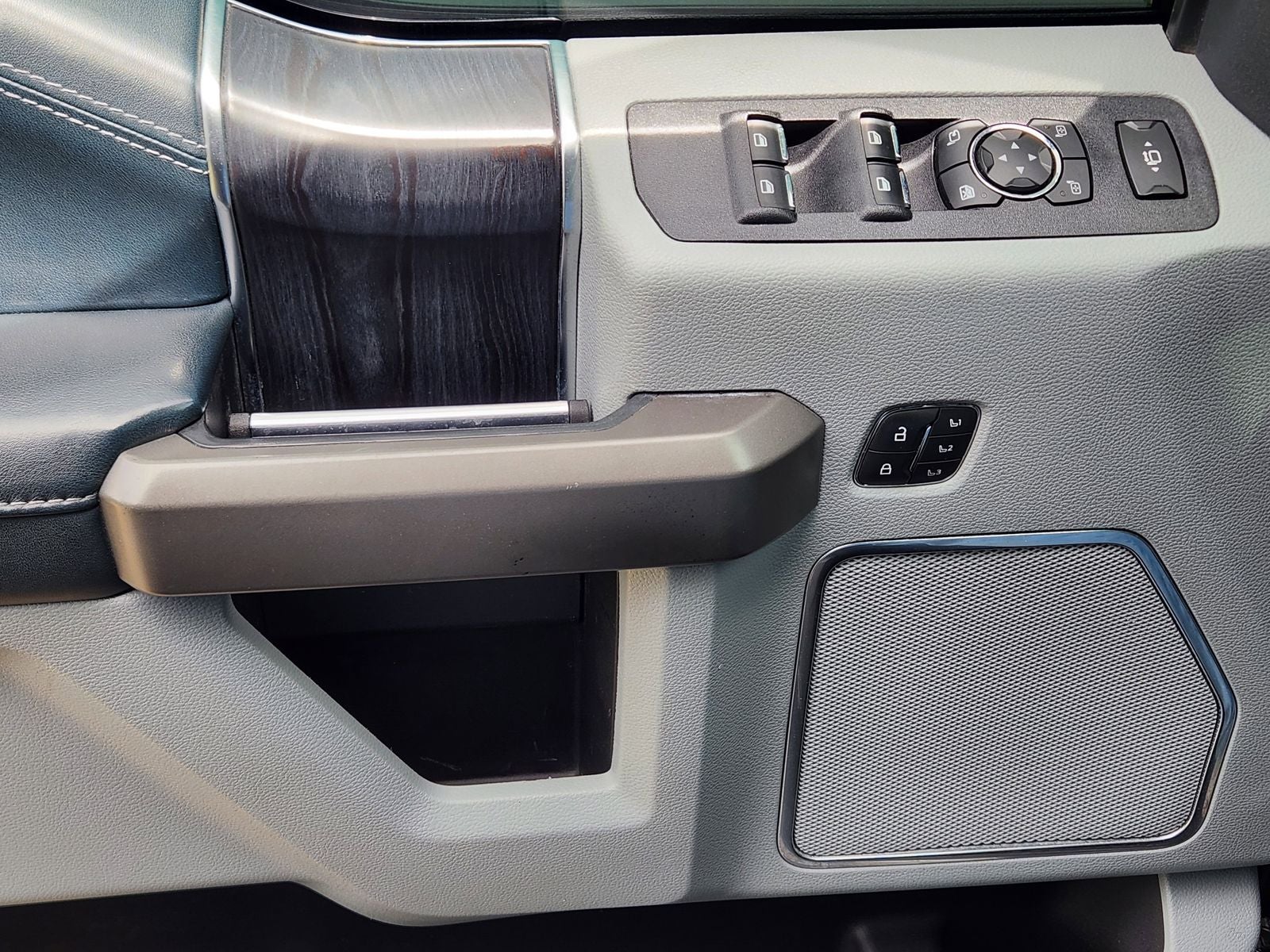 2022 Ford F-350SD Limited