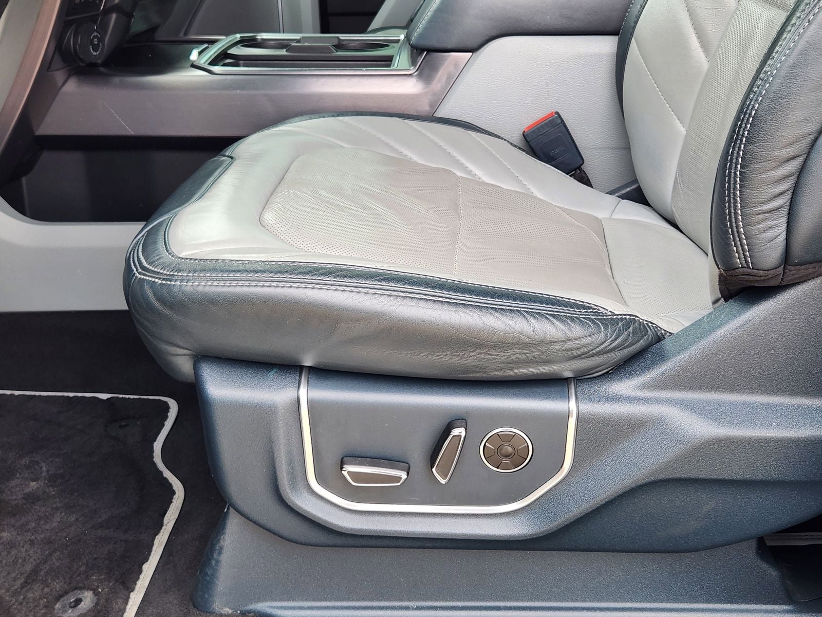 2022 Ford F-350SD Limited