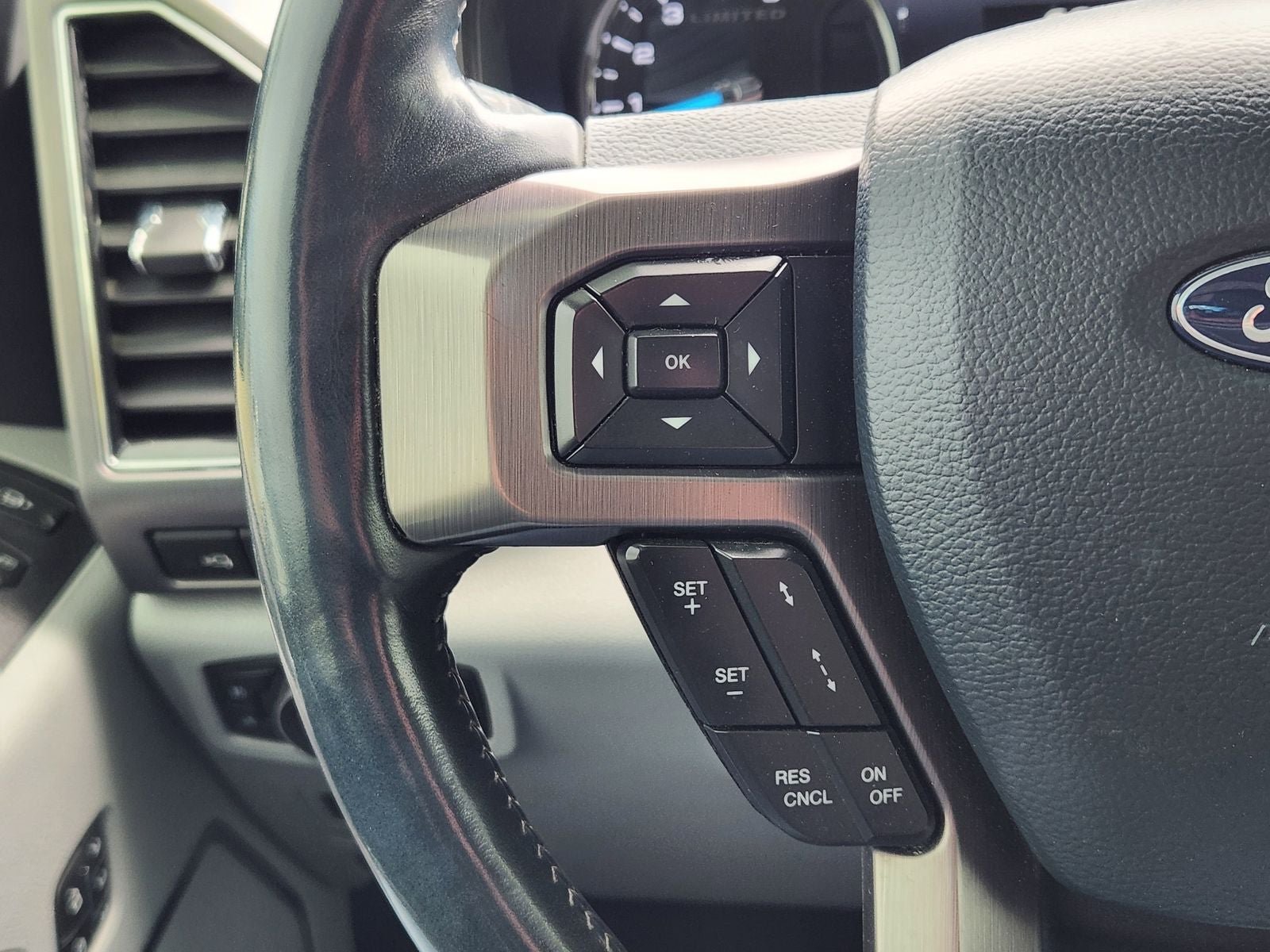 2022 Ford F-350SD Limited