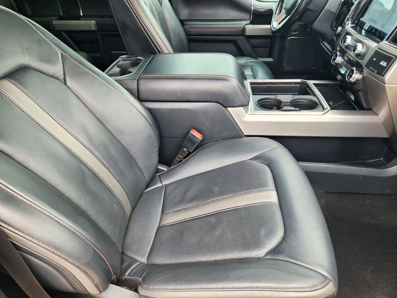 2022 Ford F-450SD Platinum