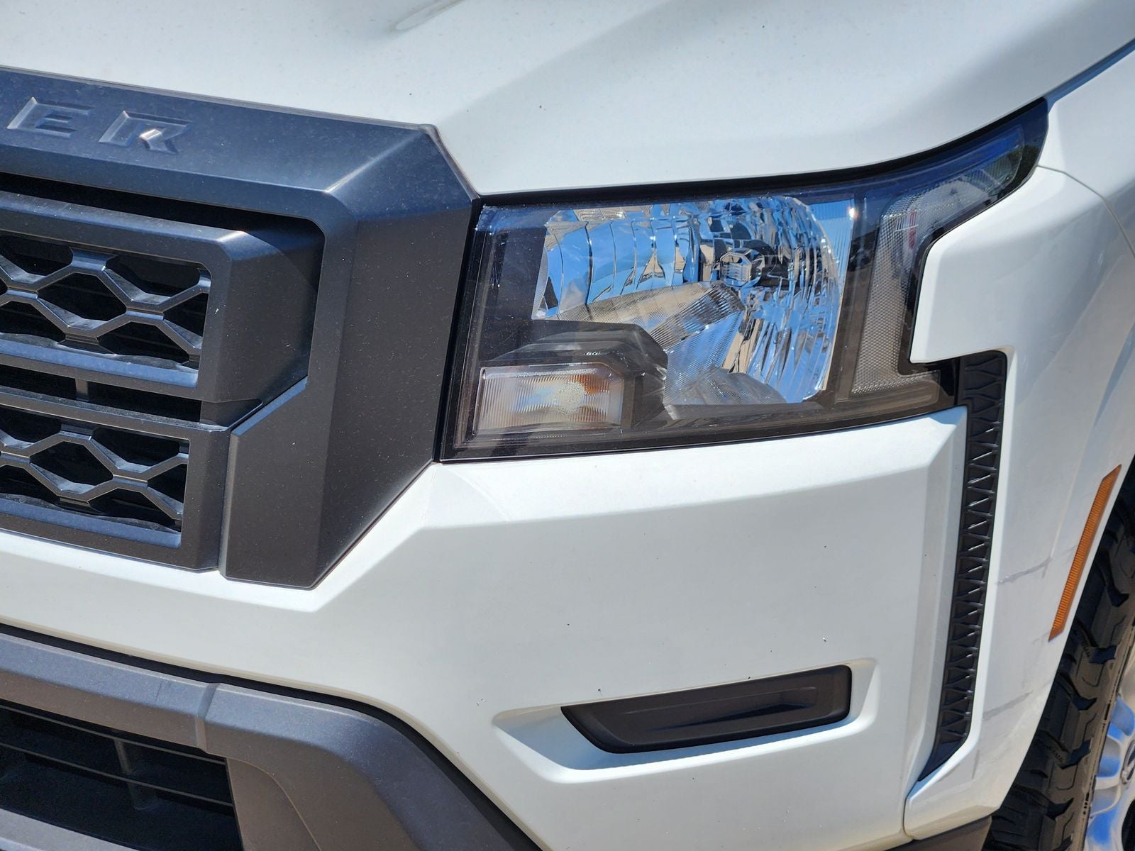 2024 Nissan Frontier S