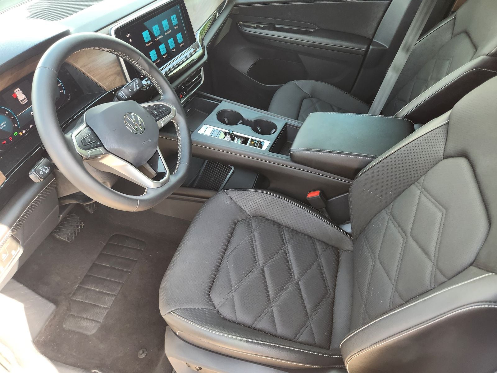 2024 Volkswagen Atlas 2.0T SE