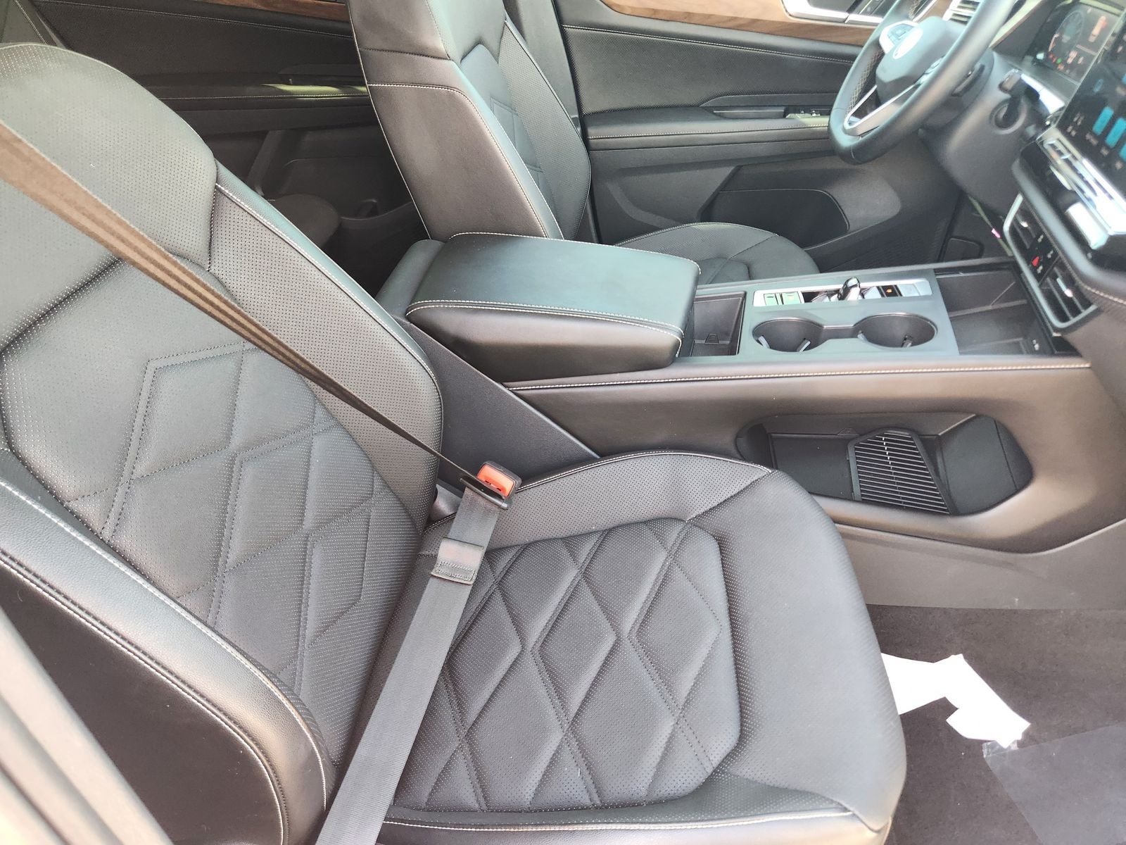 2024 Volkswagen Atlas 2.0T SE