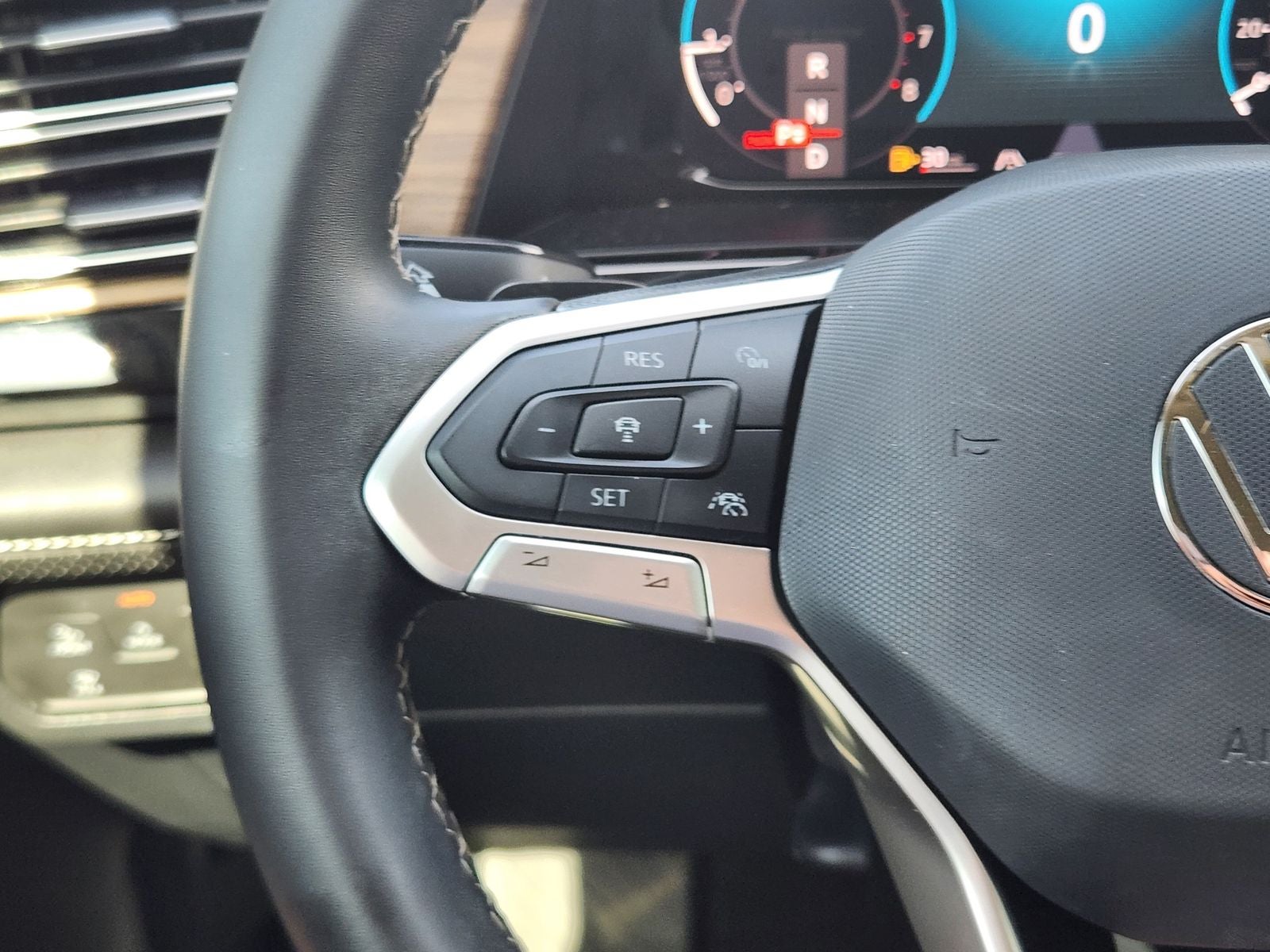 2024 Volkswagen Atlas 2.0T SE