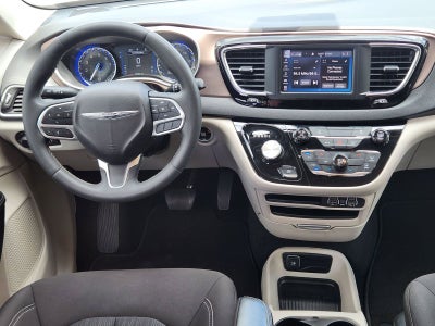 2024 Chrysler Voyager LX