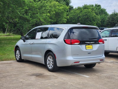 2024 Chrysler Voyager LX