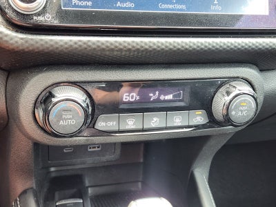 2022 Nissan Kicks SV