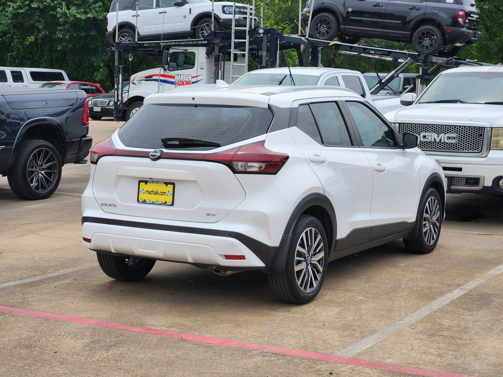 2022 Nissan Kicks SV