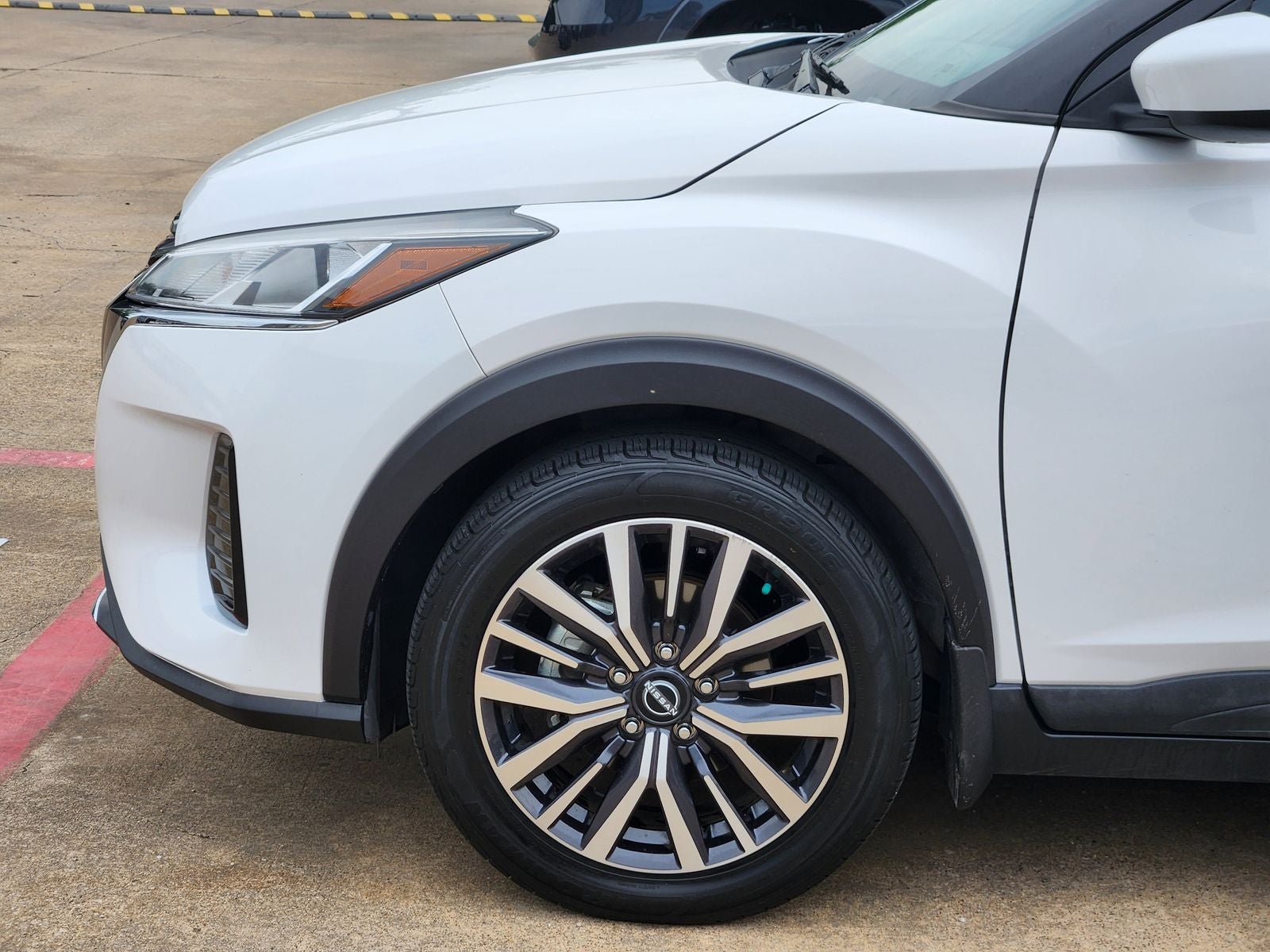 2022 Nissan Kicks SV