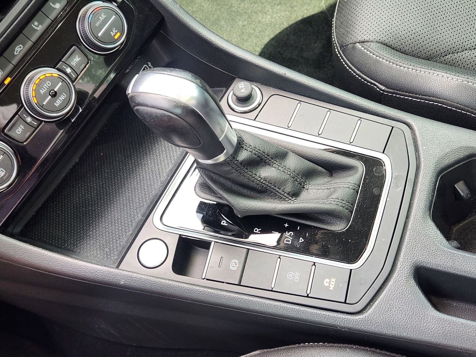 2019 Volkswagen Jetta SEL Premium