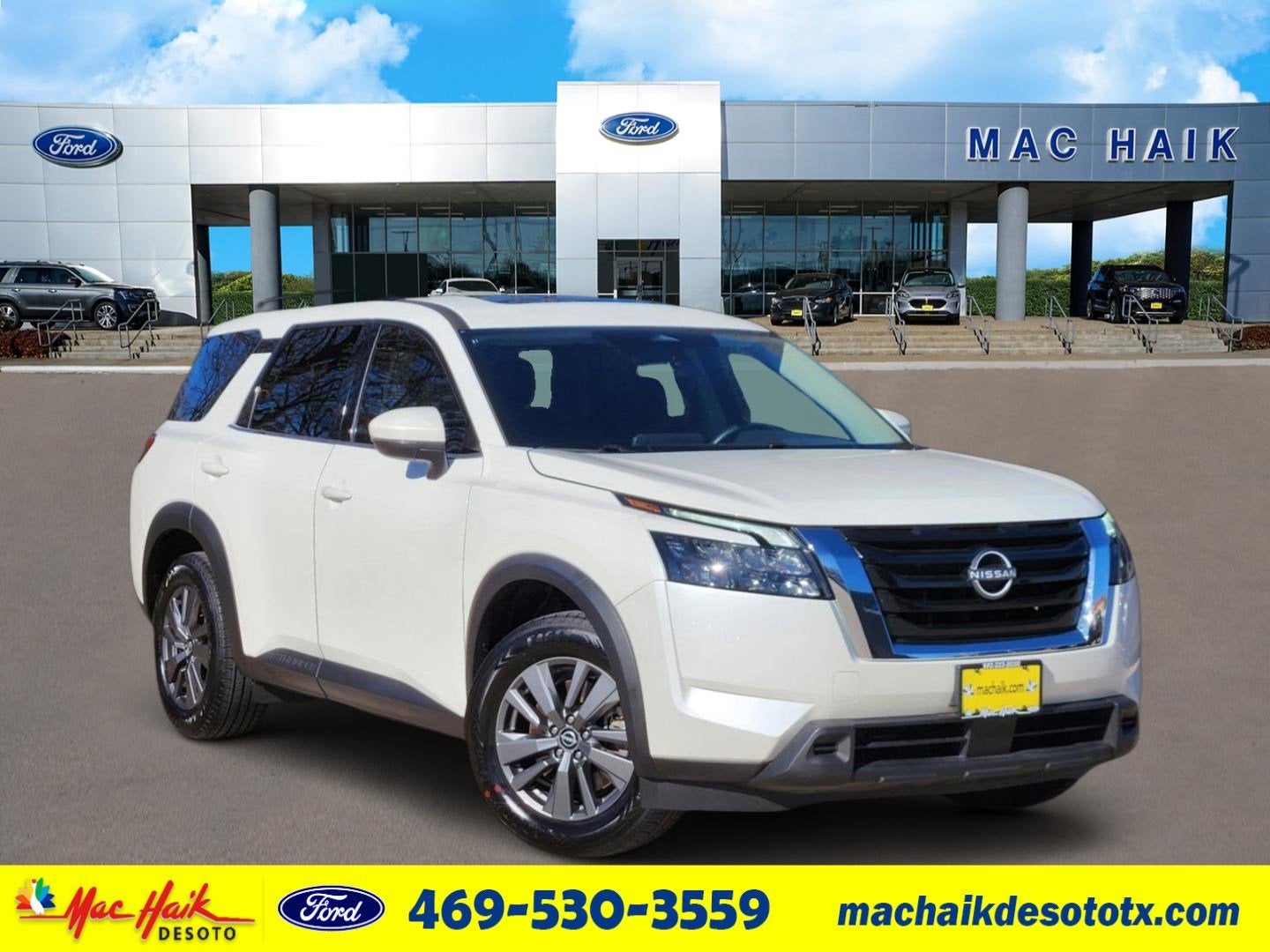 2023 Nissan Pathfinder SV