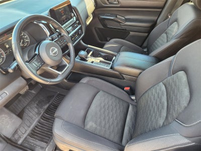 2023 Nissan Pathfinder SV