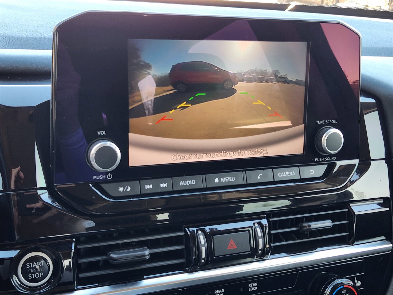 2023 Nissan Pathfinder SV