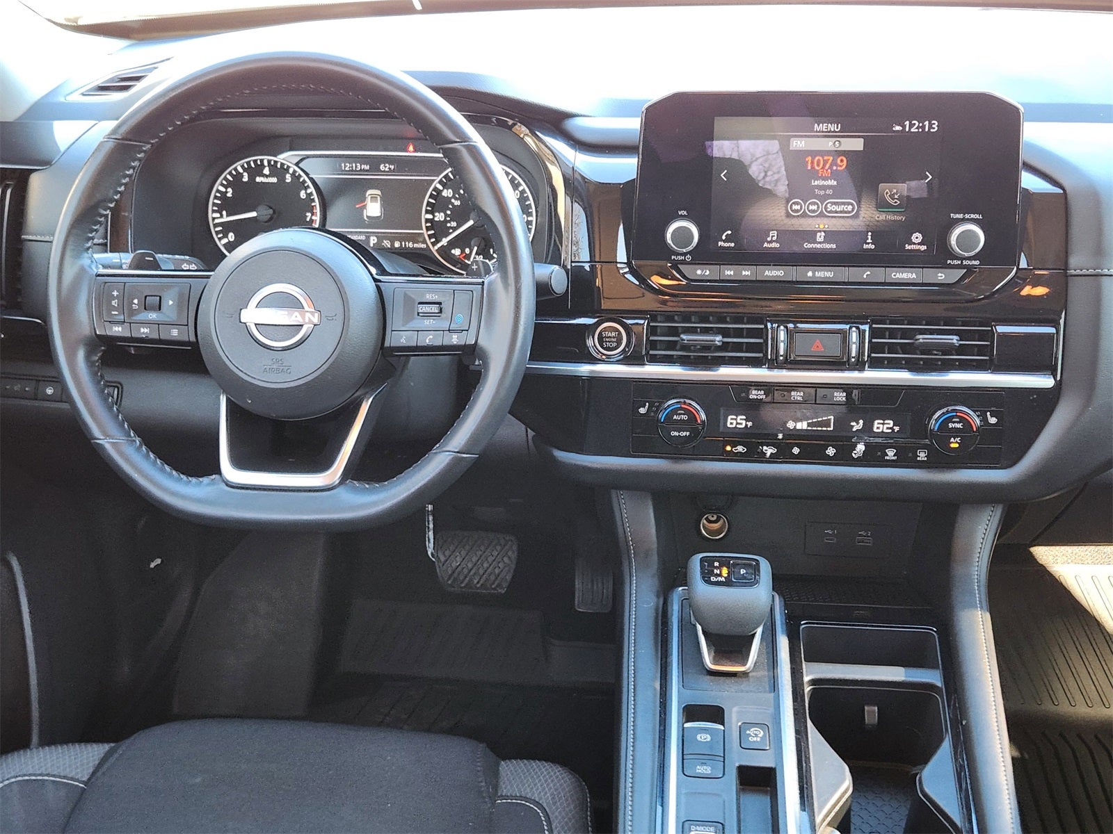 2023 Nissan Pathfinder SV