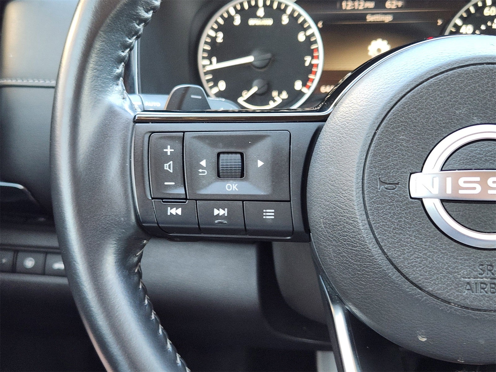 2023 Nissan Pathfinder SV