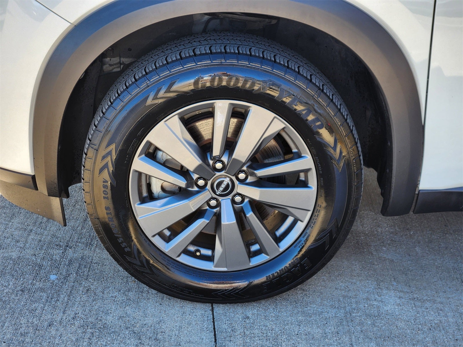 2023 Nissan Pathfinder SV