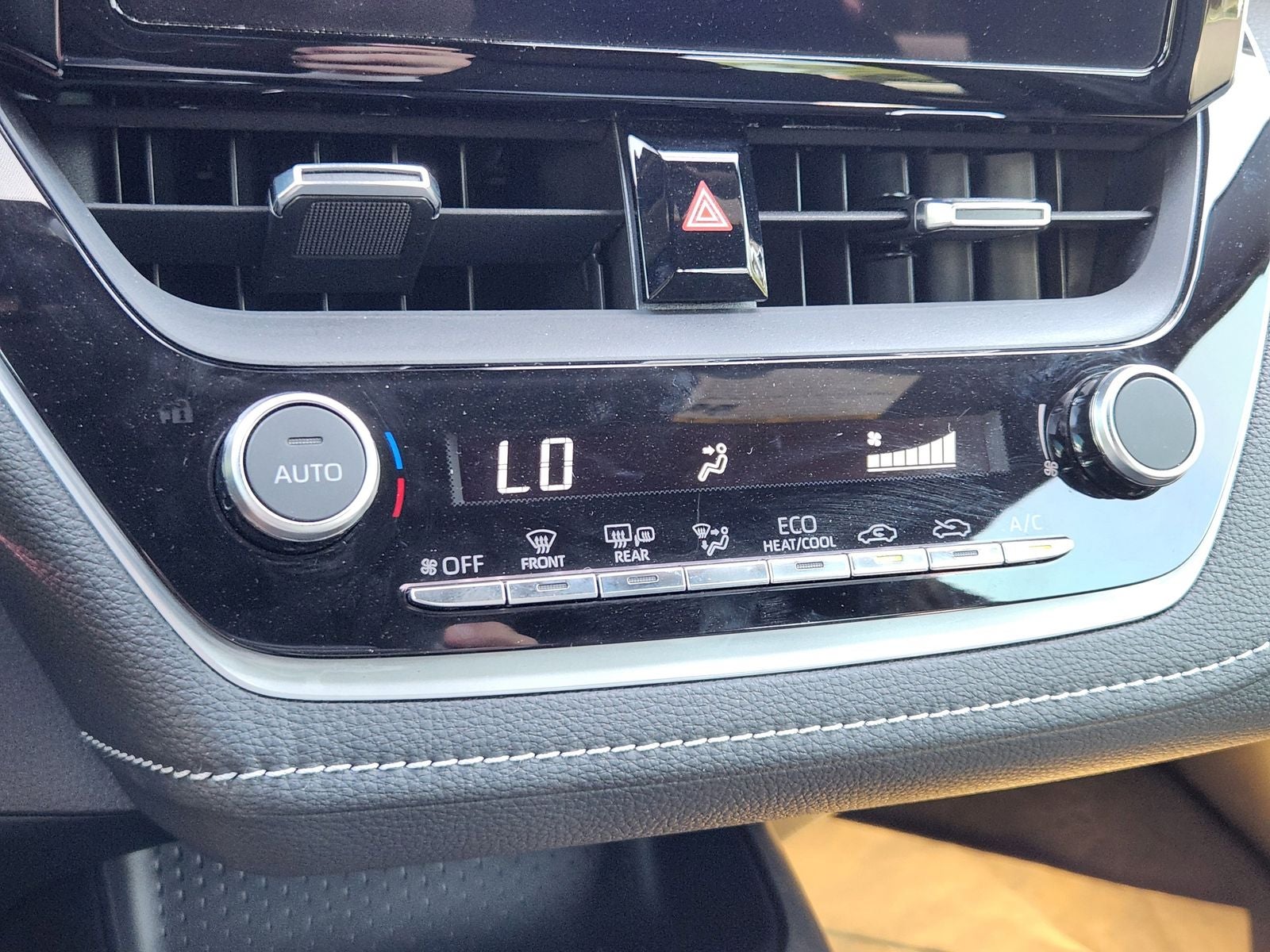 2025 Toyota Corolla Hatchback SE