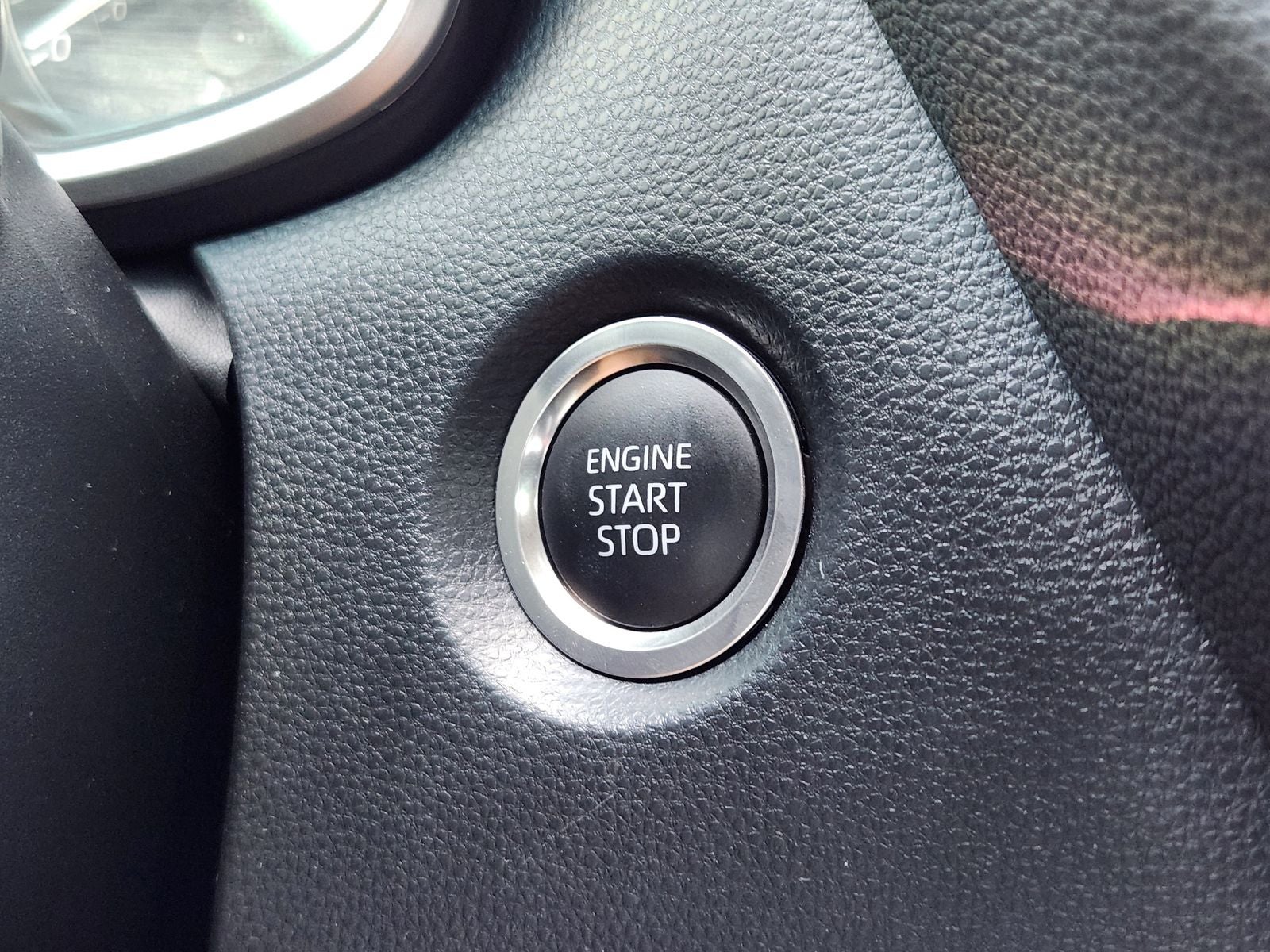 2025 Toyota Corolla Hatchback SE