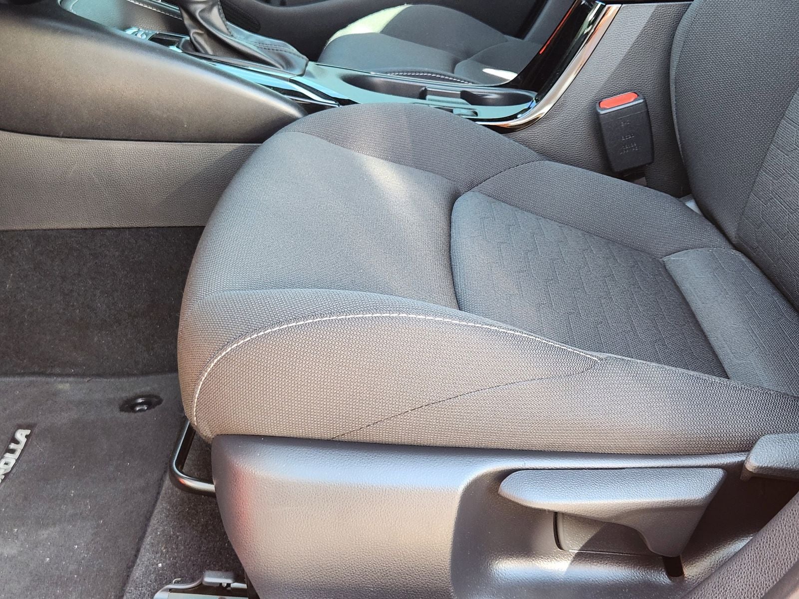 2025 Toyota Corolla Hatchback SE