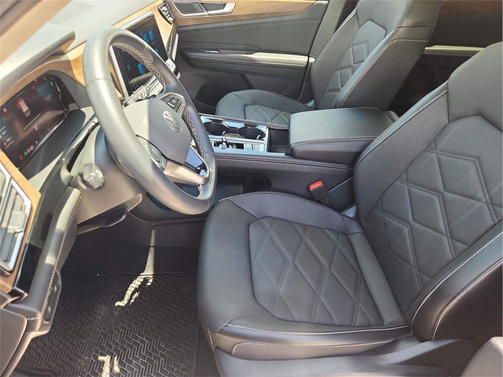 2024 Volkswagen Atlas 2.0T SE w/Technology
