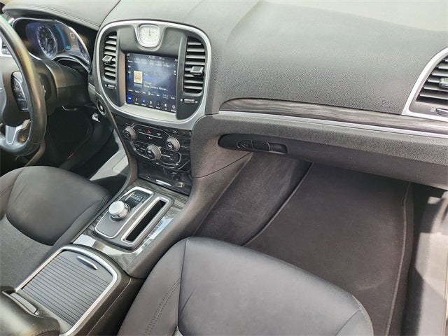 2019 Chrysler 300 Touring