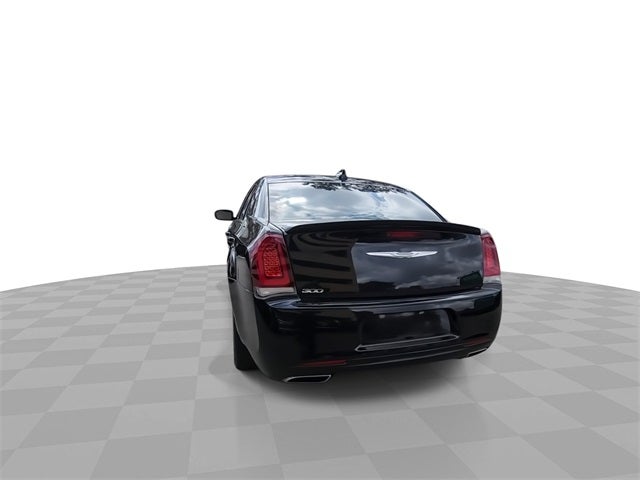 2019 Chrysler 300 Touring