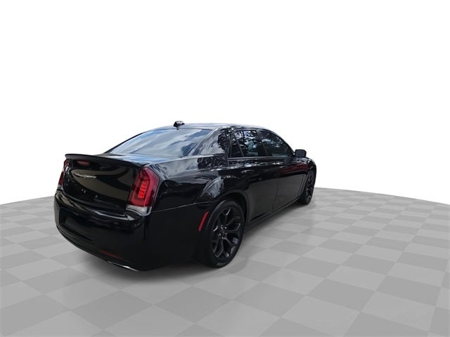 2019 Chrysler 300 Touring