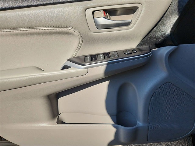 2015 Toyota Camry Hybrid LE