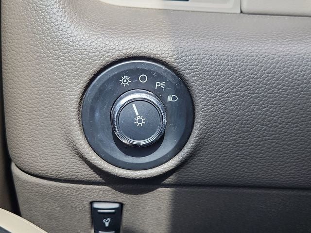 2015 Lincoln Navigator L Base