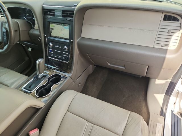 2015 Lincoln Navigator L Base