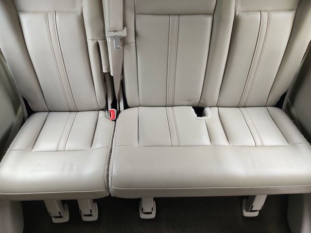 2015 Lincoln Navigator L Base