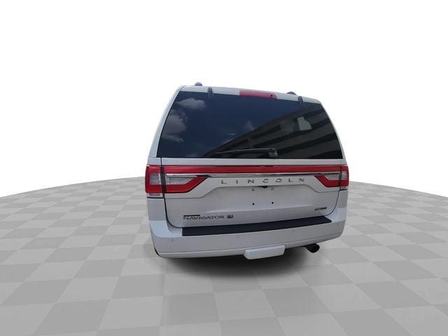 2015 Lincoln Navigator L Base