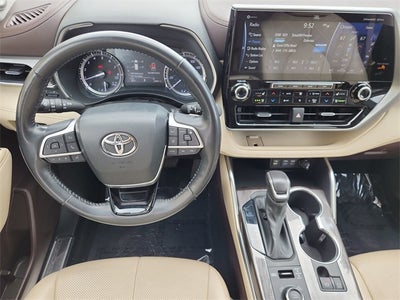 2022 Toyota Highlander Platinum