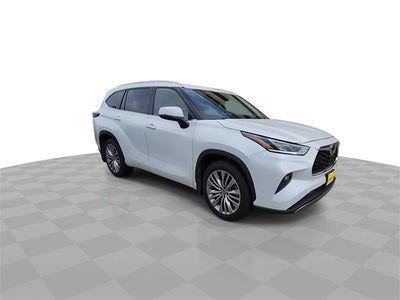 2022 Toyota Highlander Platinum