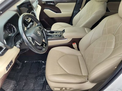 2022 Toyota Highlander Platinum