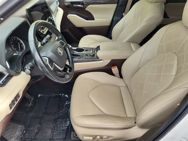 2022 Toyota Highlander Platinum