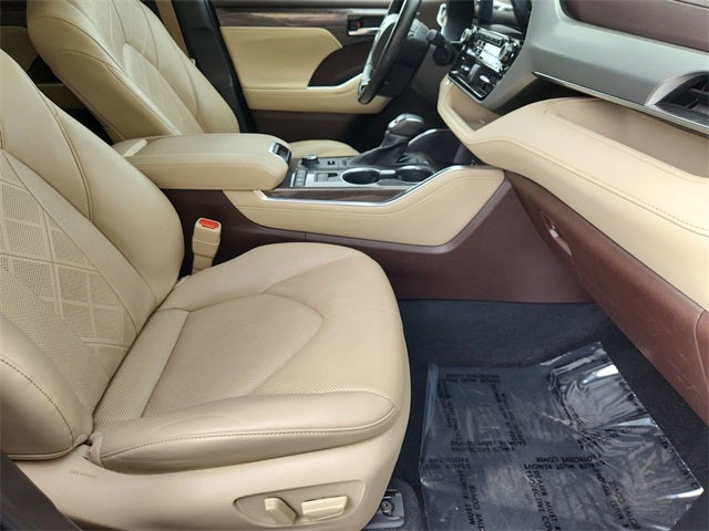 2022 Toyota Highlander Platinum