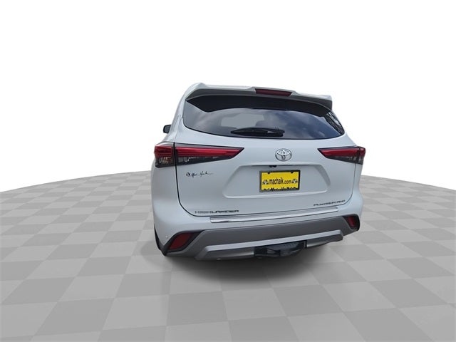 2022 Toyota Highlander Platinum