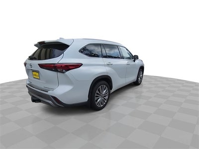 2022 Toyota Highlander Platinum