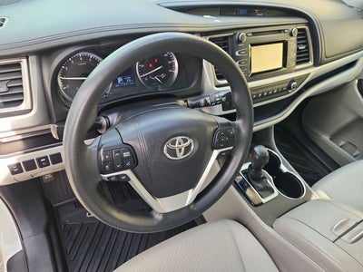 2016 Toyota Highlander LE